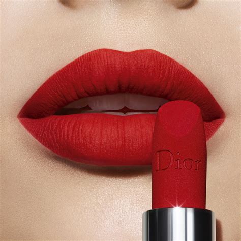 voler vestire il sorriso delle donne dior|Rouge Dior: nuovo capitolo couture nella storia del rossetto .